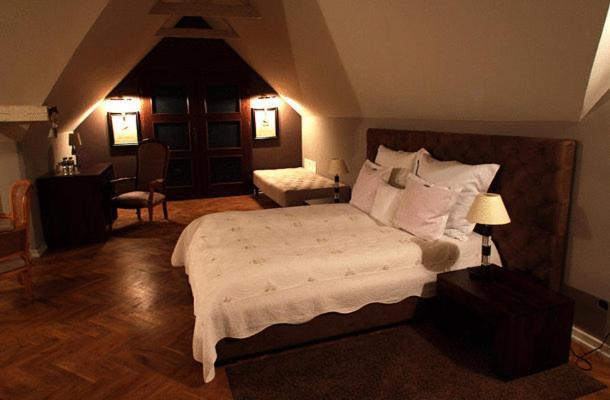 Villa Riccona Bronisze Zimmer foto